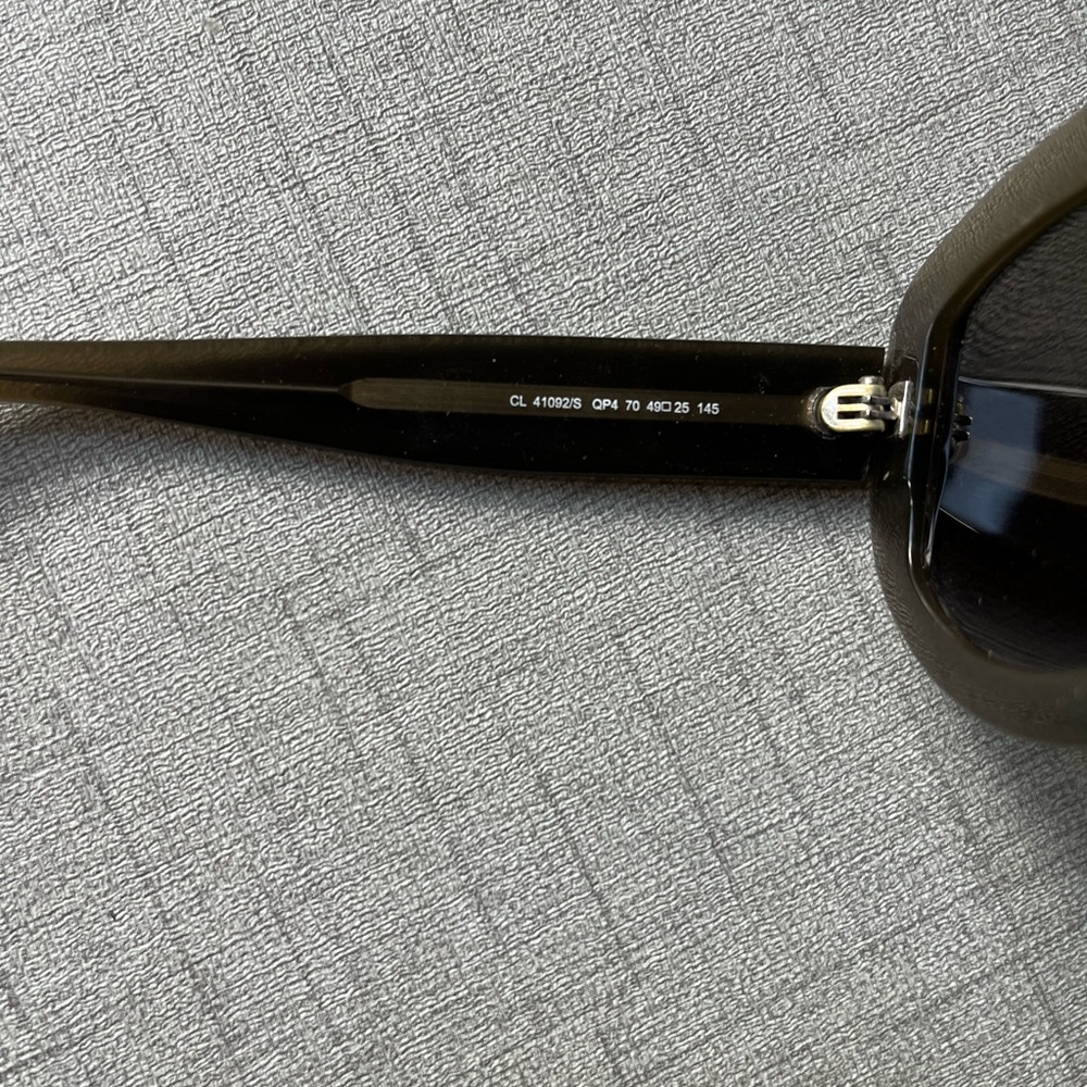 Celine sunglass. New, never worn. - Picture 4 of 5